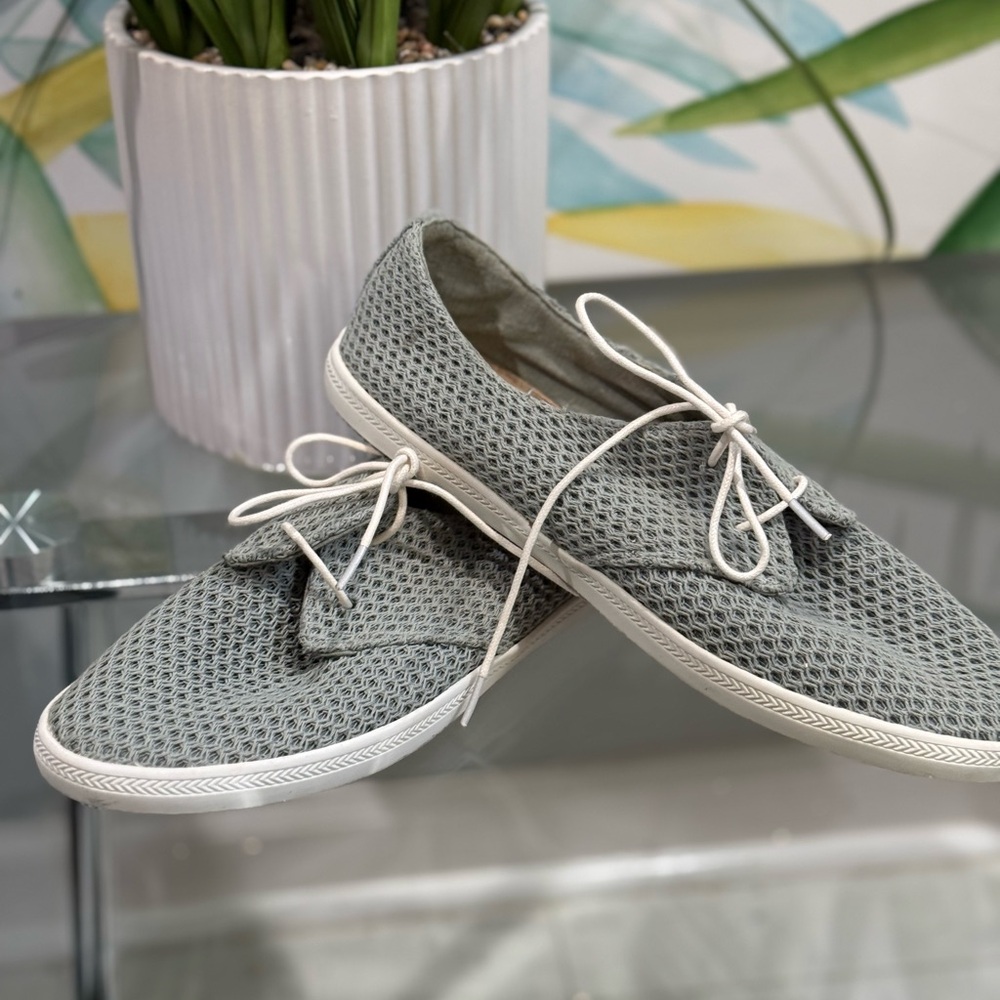 Splendid Gray Mesh Lace-Up Sneakers